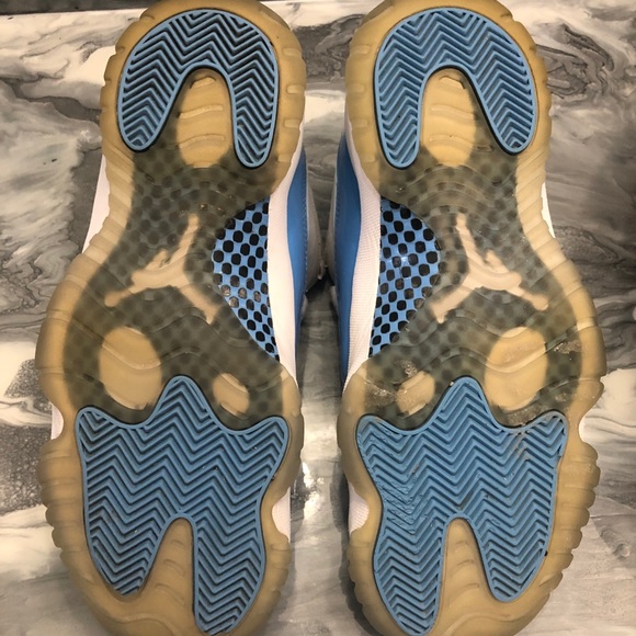 Nike Air Jordan 11 Low UNC Men's 9 - Picture 11 of 11